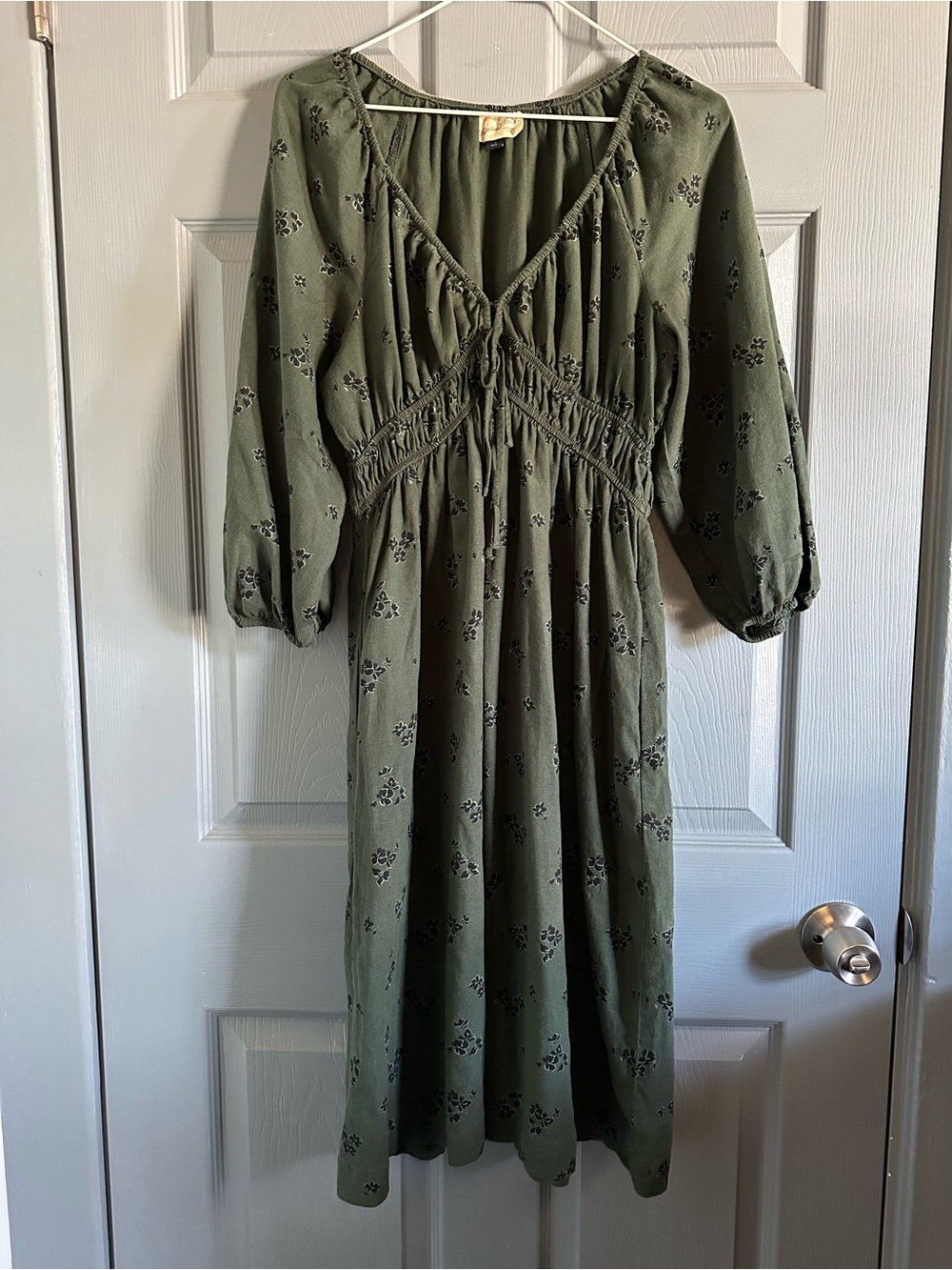 Universal Thread Sage Green Floral Linen Blend Midi Dress Size Small